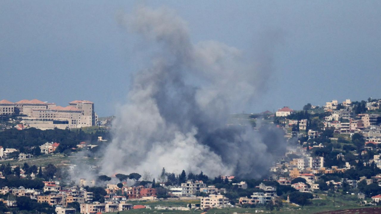 Israel Lebanon War: युद्धविराम की फसवणूक? लेबनॉनमध्ये इस्रायली हवाई हल्ल्यांमुळे प्रचंड विध्वंस; घटनेचा VIDEO VIRAL
