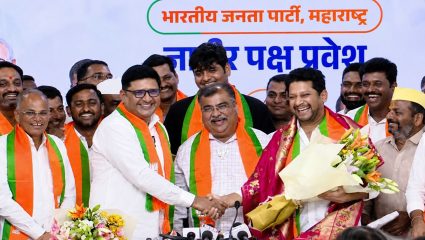Maharashtra Politics : महा-राजकीय भूकंप! शरद पवार गटाचे प्राजक्त तनपुरे भाजपमध्ये; विखे पाटलांची ‘डबल स्ट्राईक’ चर्चा