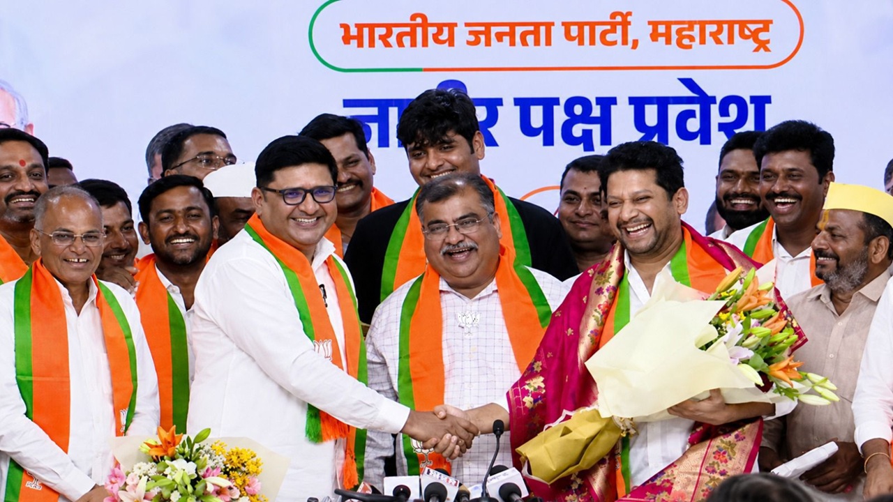 Maharashtra Politics : महा-राजकीय भूकंप! शरद पवार गटाचे प्राजक्त तनपुरे भाजपमध्ये; विखे पाटलांची ‘डबल स्ट्राईक’ चर्चा