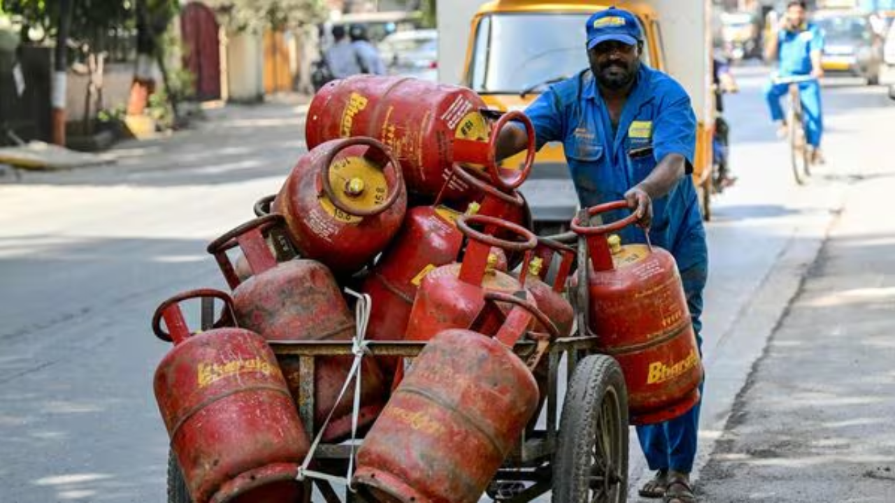 LPG Rules: 1 जूनपासून LPG नियमांमध्ये मोठे बदल, तुमचाही सिलेंडर होऊ शकतो रद्द…