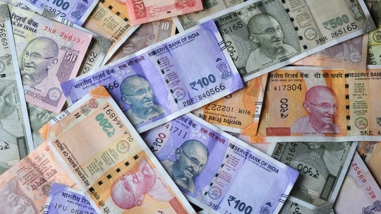 कागदी नोटा बंद होणार? बाजारात येणार प्लास्टिकच्या नोटा… RBI चा नेमका प्लॅन काय?