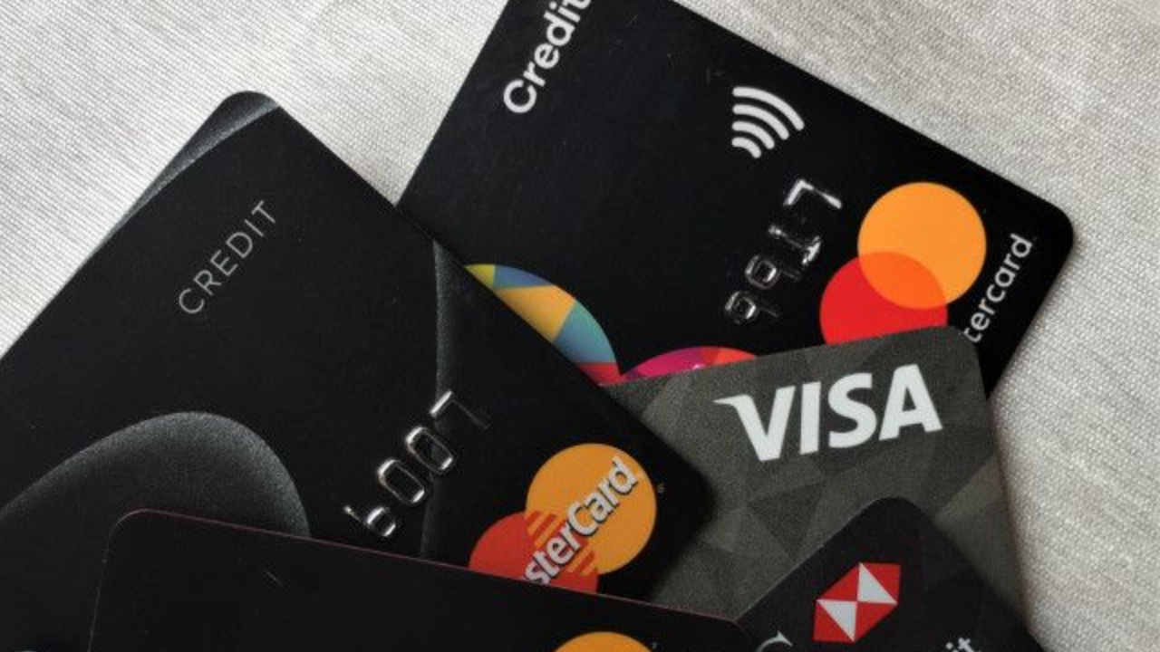 Credit Card धारकांनो Alert! ‘या’ चुकीमुळे तुमचे कार्ड होईल कायमस्वरुपी ब्लॉक; पाहा काय आहे नवीन नियम?