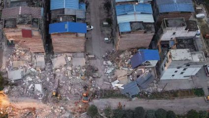China Earthquake : चीनमध्ये लोक गाढ झोपेत असतानाच भूकंपाचा महाभयंकर प्रहार; हाँगकाँगही हादरले, युद्धपातळीवर बचावकार्य सुरू