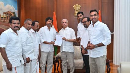Tamilnadu Political Crisis: तमिळनाडूत सत्तासंघर्ष पेटला ! १०८ जागा जिंकूनही राज्यपालांनी रोखला विजय थलपतींच्या सत्तेचा रथ