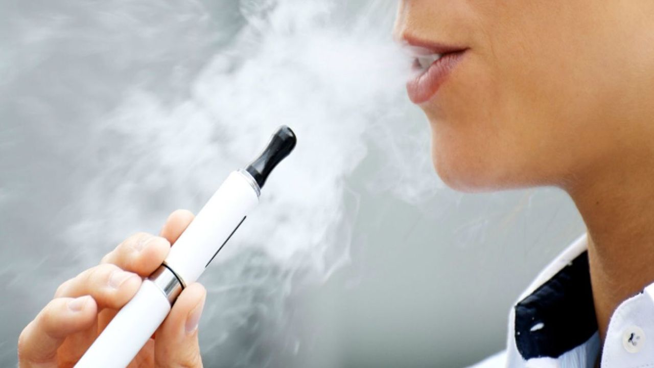 What is E-Cigarette? ई-सिगारेट म्हणजे काय? जाणून घ्या वेपिंगबाबतचे समज आणि गैरसमज?