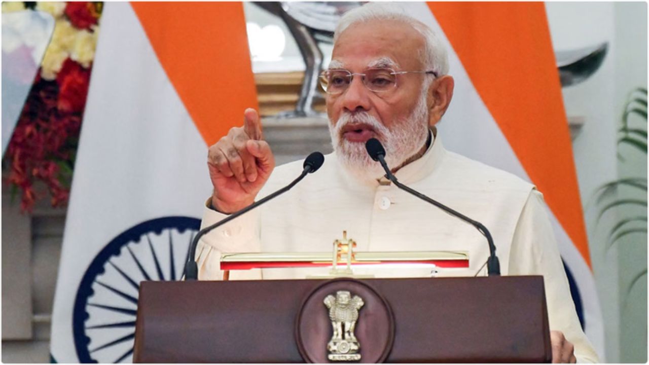 Government Employees: नरेंद्र मोदींच्या घोषणेचा सरकारी कर्मचाऱ्यांच्या वेतनावर परिणाम होणार; नेमकं खरं काय?