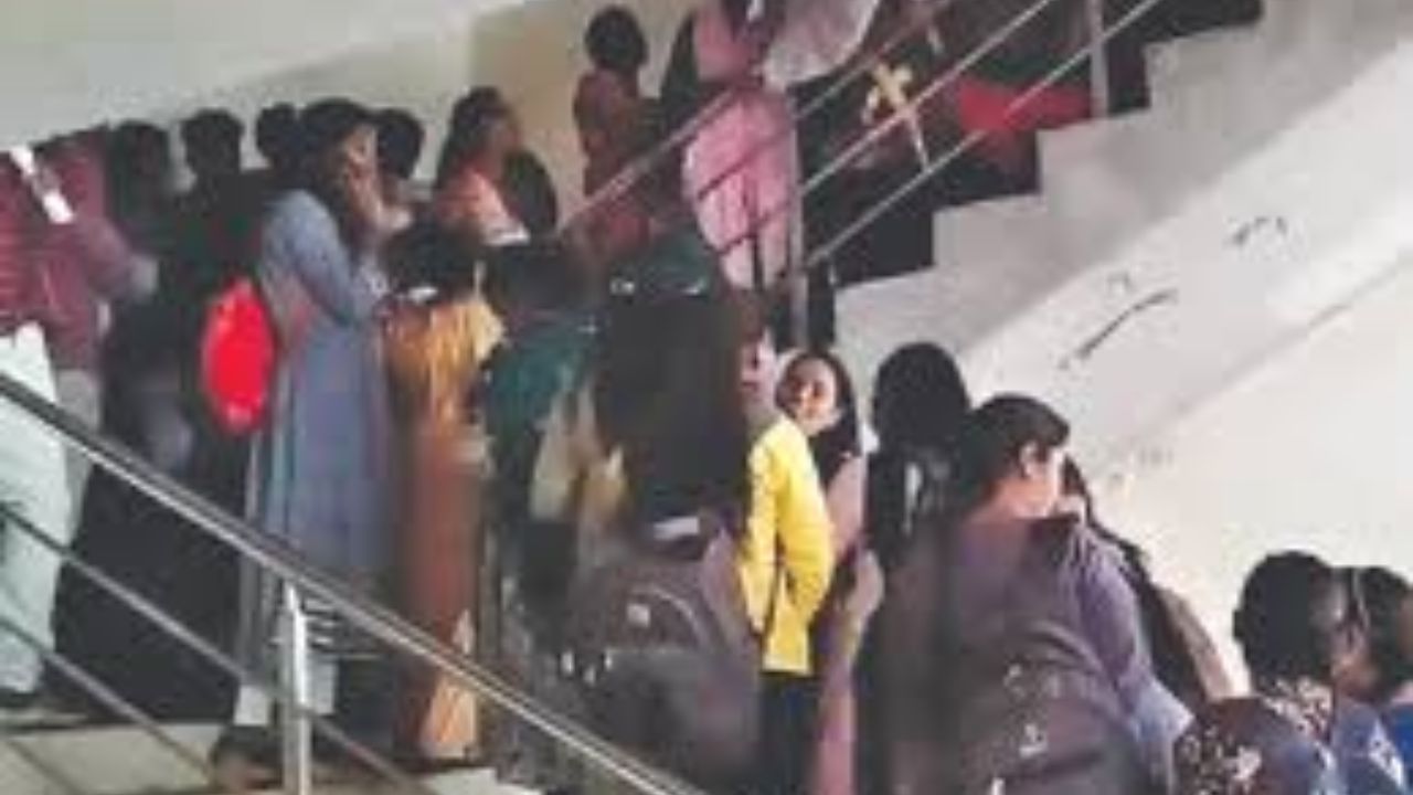 Private coaching classes Scam : ९,९५० विद्यार्थ्यांची दिशाभूल अन् केवळ ५० जणांच्या यशावर कोट्यवधींची उलाढाल
