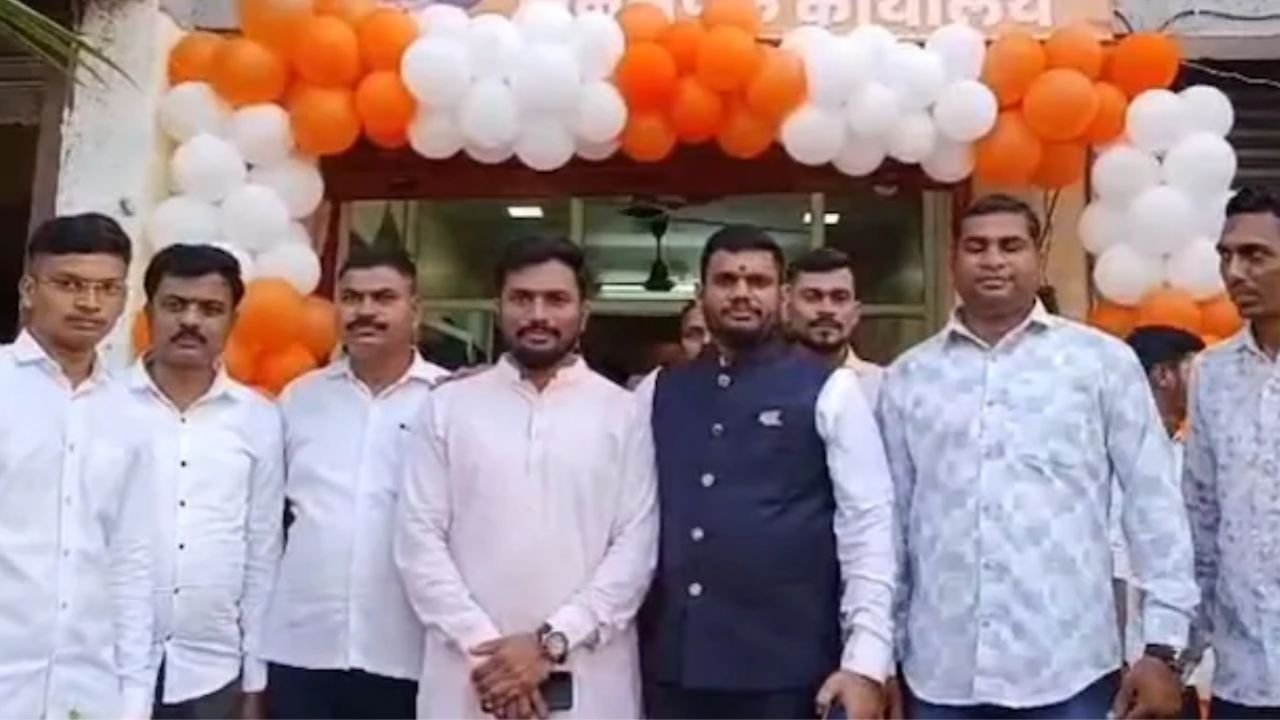 Kalyan Dombivli Politics: ठाकरे गटाच्या नेत्याच्या कार्यालयाचे शिंदेंच्या नगरसेवकाच्या हस्ते उद्घाटन,नेमकं काय आहे प्रकरण?