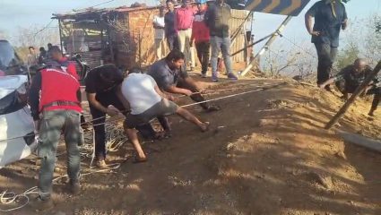 Ambenali Ghat Accident: आंबेनळी घाटात स्कॉर्पिओ ८०० फूट खोल दरीत कोसळली; 8 मित्रांची अकाली एक्झिट