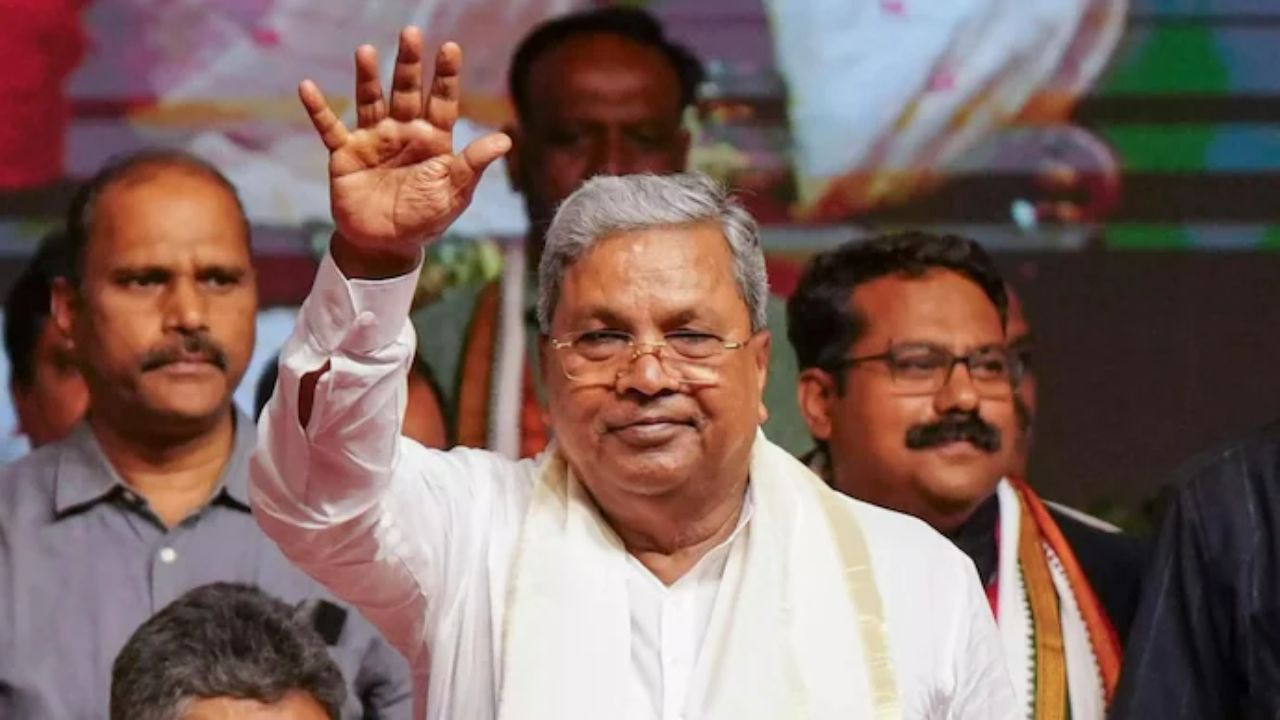 Siddaramaiah Resigns: ‘हायकमांडने सांगितल्याप्रमाणे मी केलं’; राजीनाम्यानंतर भावूक होत सिद्धरामय्यांनी मानले सोनिया-राहुल गांधींचे