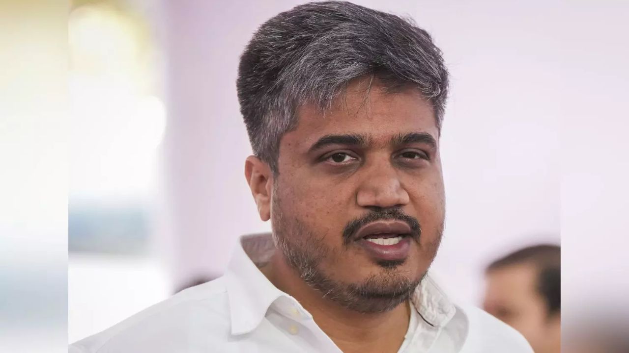 Rohit Pawar Criticized CID: ४ महिन्यांनंतरही ठोस माहिती नाही; रोहित पवारांची ‘CIDच्या संथ कारभारावर जोरदार टीका