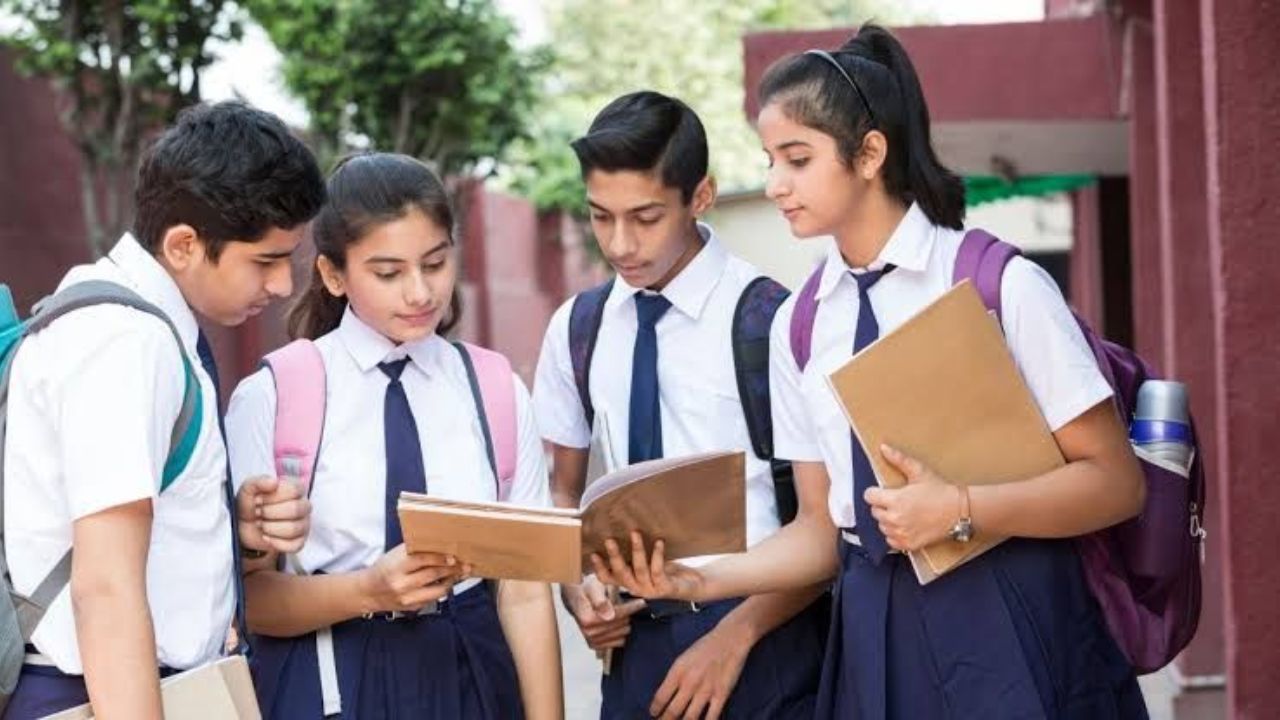 Maharashtra SSC Board Result 2026: दहावीचा निकाल लागला! मुलींनी पुन्हा मारली बाजी