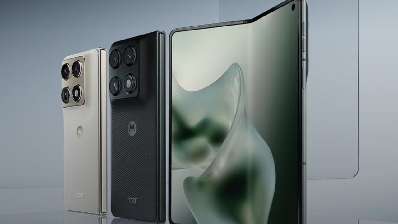 काऊंटडाऊन सुरु! या दिवशी भारतात येणार Motorola चा पहिला बुक-स्टाईल फोल्डेबल फोन, Samsung ला देणार टक्कर