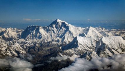 Everest वर Drone War? चीन-अमेरिका संघर्षात नेपाळचा मोठा यू-टर्न, जगभरात खळबळ