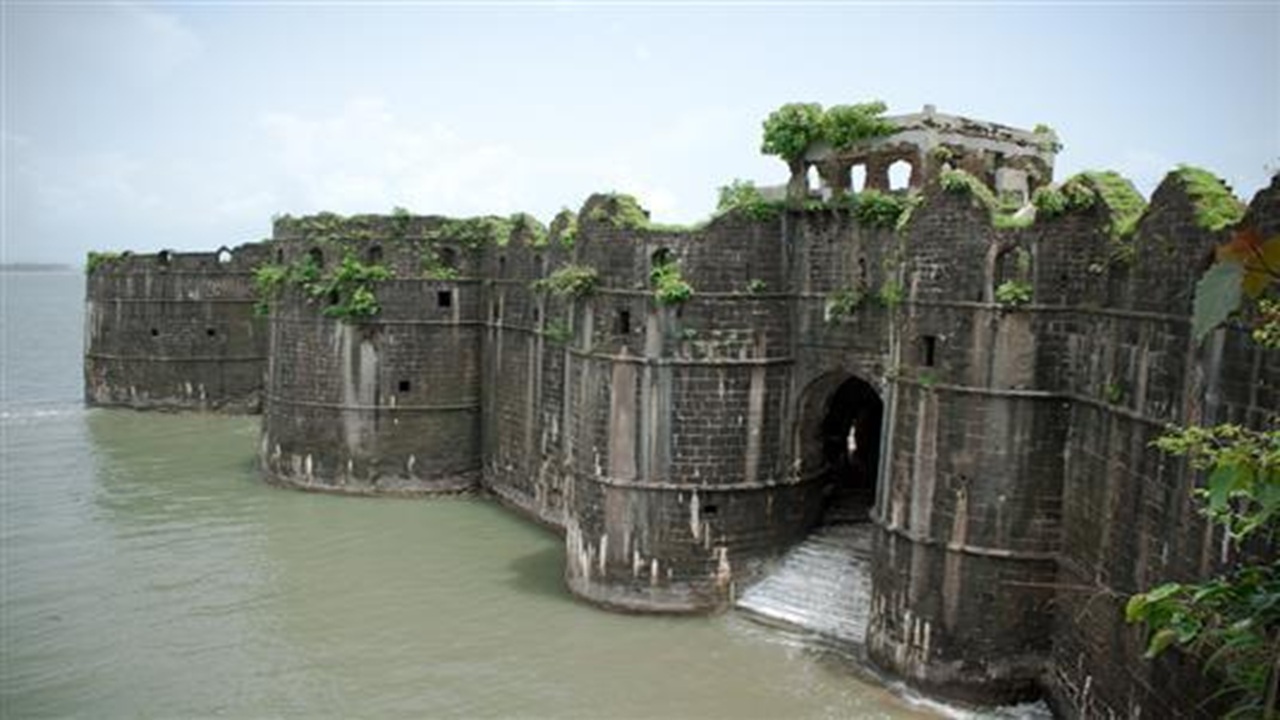 Murud-Janjira Fort : पर्यटकांसाठी महत्त्वाची बातमी! 26 मेपासून ‘हा’ किल्ला 3 महिन्यांसाठी बंद, पावसाळी सुरक्षेचा निर्णय