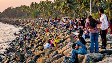 पर्यटकांची वाढती गर्दी, पण सुविधा अपुऱ्या! नागाव समुद्र किनाऱ्यावर अंधार, स्वच्छता आणि सुरक्षेचा प्रश्न गंभीर