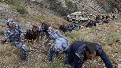 Nepal Accident: नेपाळमध्ये यात्रेकरूंनी भरलेली जीप 700 मीटर दरीत कोसळून 20 जणांचा मृत्यू; वैशाख पौर्णिमेच्या आनंदावर विरजण