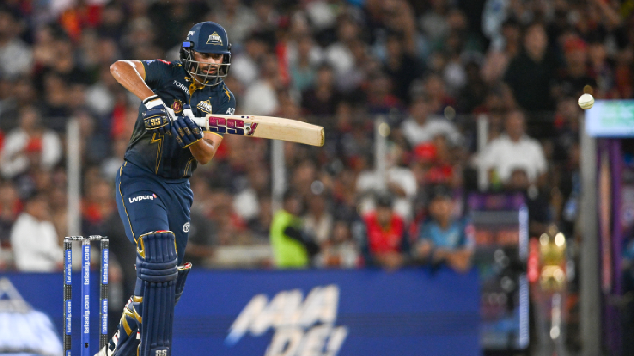 GT Vs RCB Final Live: अंपायरचा ‘तो’ एक निर्णय आणि खेळ पलटला; Washington Sundar च्या विकेटचा व्हिडिओ Viral
