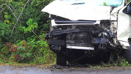 Accident News: गुजरातमध्ये भीषण अपघात! जुनागडमध्ये बस पलटली; 2 महिला ठार तर 15 जण…