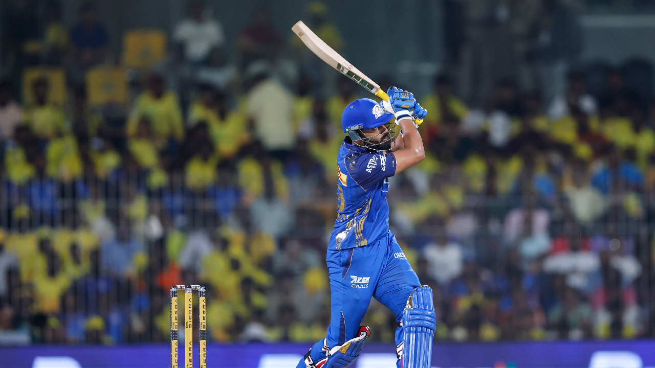 MI Vs CSK Live: नमनने पलटणला दिला ‘धीर’; चेन्नईला विजयासाठी 160 रन्सची आवश्यकता