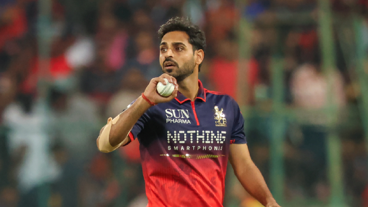मीच IPLचा बादशाह! Bhuvneshwar Kumar ने रचला ‘हा’ विक्रम; ठरला भारताचा पहिला वेगवान गोलंदाज