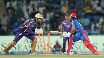 DC Vs KKR Live: होम ग्राऊंडवर दिल्ली गडबडली; ‘कॅपिटल्स’ धारातीर्थी; केकेआरला ‘इतक्या’ रन्सची गरज