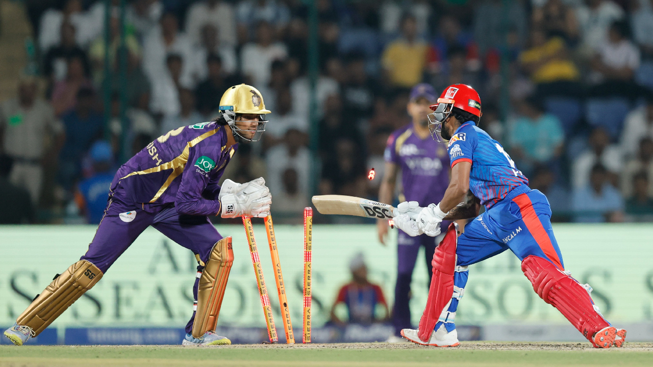 DC Vs KKR Live: होम ग्राऊंडवर दिल्ली गडबडली; ‘कॅपिटल्स’ धारातीर्थी; केकेआरला ‘इतक्या’ रन्सची गरज