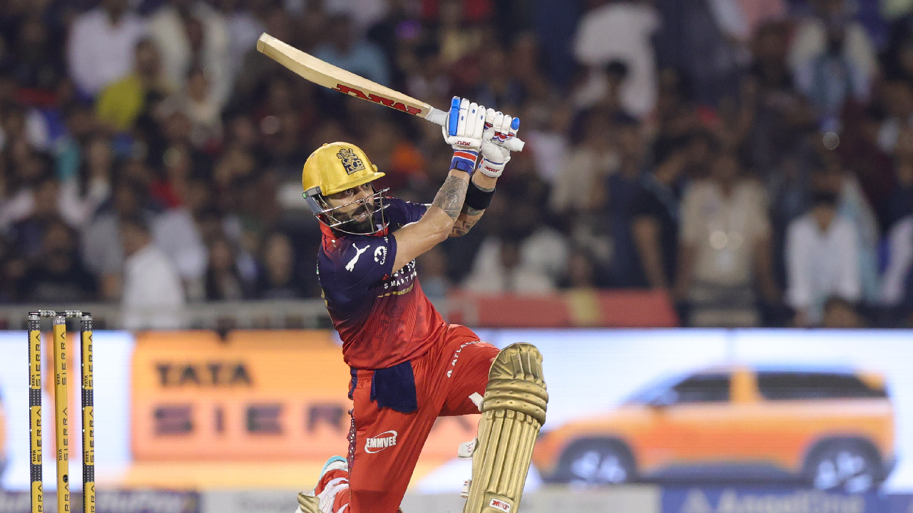 KKR Vs RCB Live: कोहलीची Virat खेळी; केकेआरचे प्ले ऑफचे स्वप्न भंगले, 6 विकेट्सने पराभव