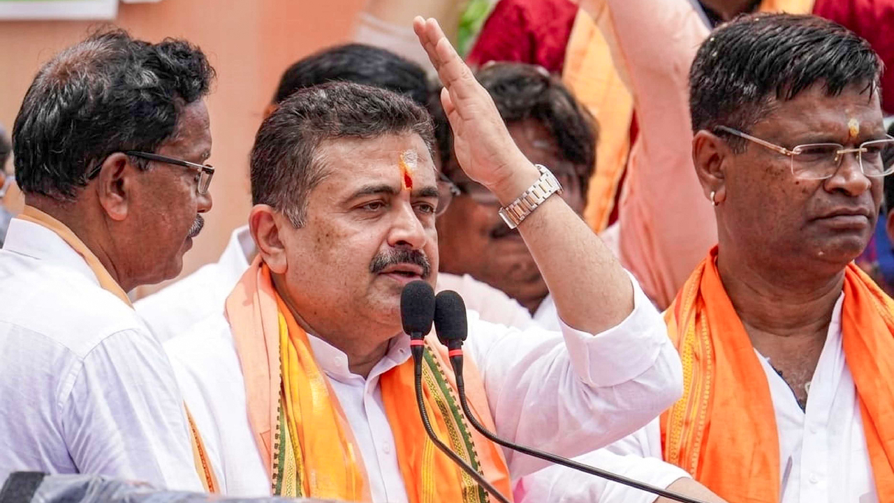 CM Suvendu Adhikari यांचा ममता बॅनर्जींना मोठा दणका; बकरी ईदच्या सुट्टीबाबत घेतला ‘हा’ निर्णय