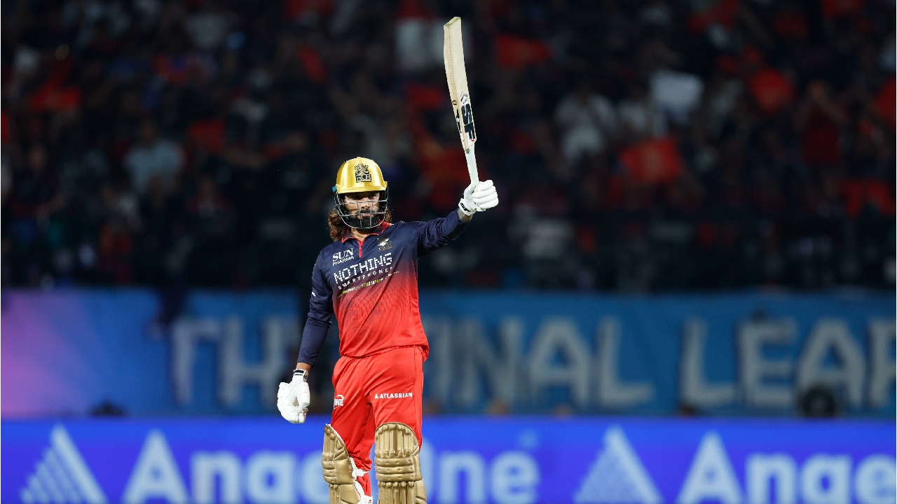 GT Vs RCB Live Scorecard: रजत पाटीदारची खणखणीत खेळी; आरसीबी 250 पार, टायटन्सला विजयासाठी…