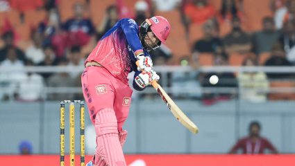 SRH Vs RR Live: नुसता राडा! Vaibhav Suryvanshi ने कमिन्सला फोडला घाम, केवळ 15 बॉलमध्ये…