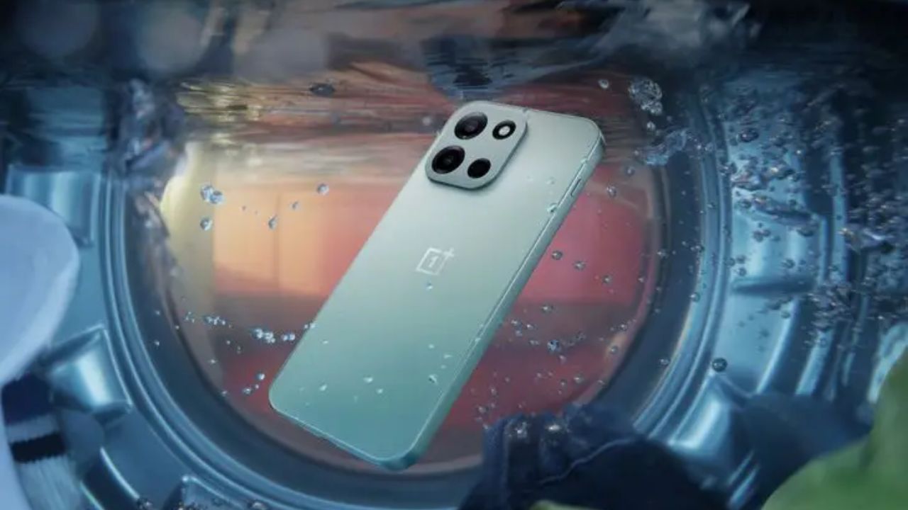 नेमकं चाललंय तरी काय? आठवडाभरातच OnePlus ने दुसऱ्यांदा वाढवली ‘या’ स्मार्टफोनची किंमत… ग्राहकांची नाराजी वाढली