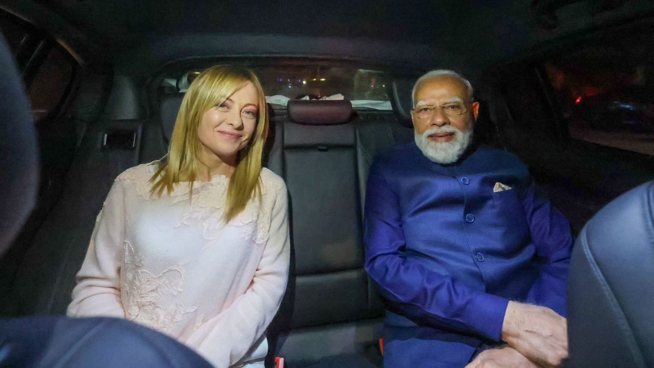 या चर्चेला सोशल मीडियावर डिल्मोमॅटिक फ्रेंडशिप संबोधले जात आहे.