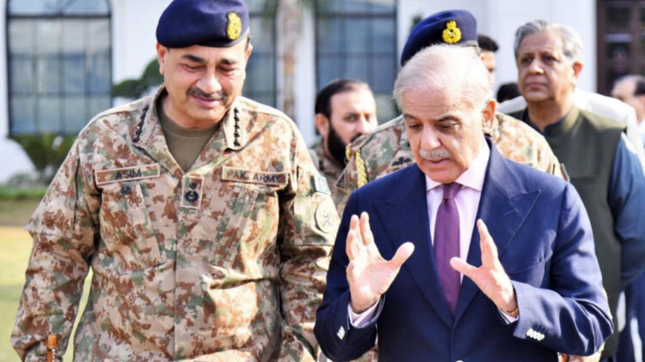 Pakistan News : पाकिस्तानच पितळ पुन्हा उघडे पाडले! पाक नेत्यानेच उघड केलं मुनीरचं भारतविरोधी भयानक कारस्थान