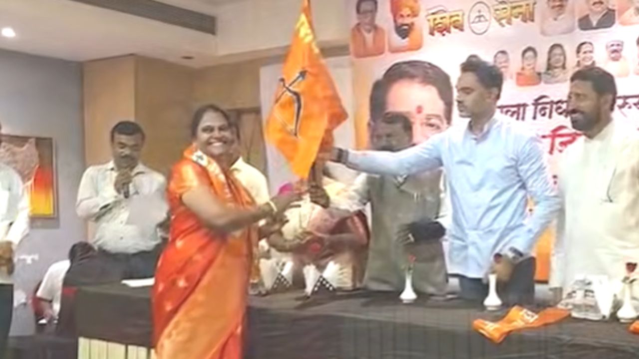 Palghar News : पालघरमध्ये शिवसेनेची विजयी घोडदौड; काँग्रेसला मोठे खिंडार!