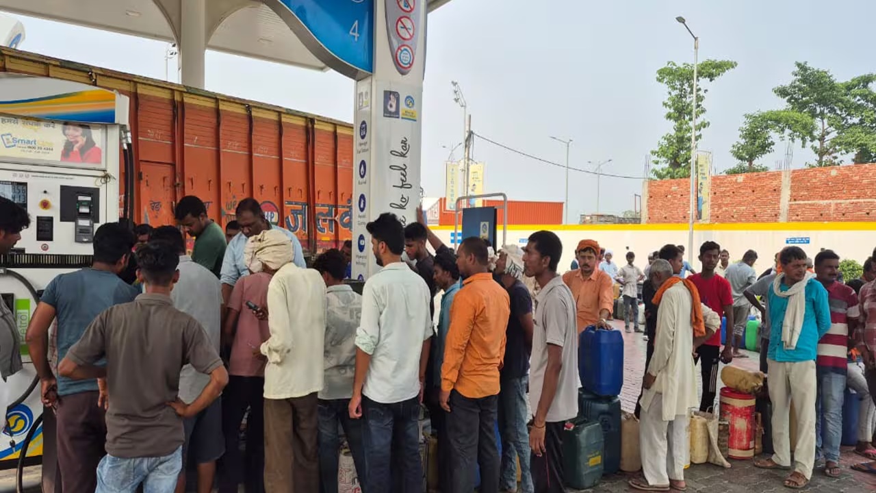 Petrol Diesel Shortage : पेट्रोल-डिझेलची कमतरता नाही, तरी पंपांवर रांगा का? सरकारने सांगितलं नेमकं कारण