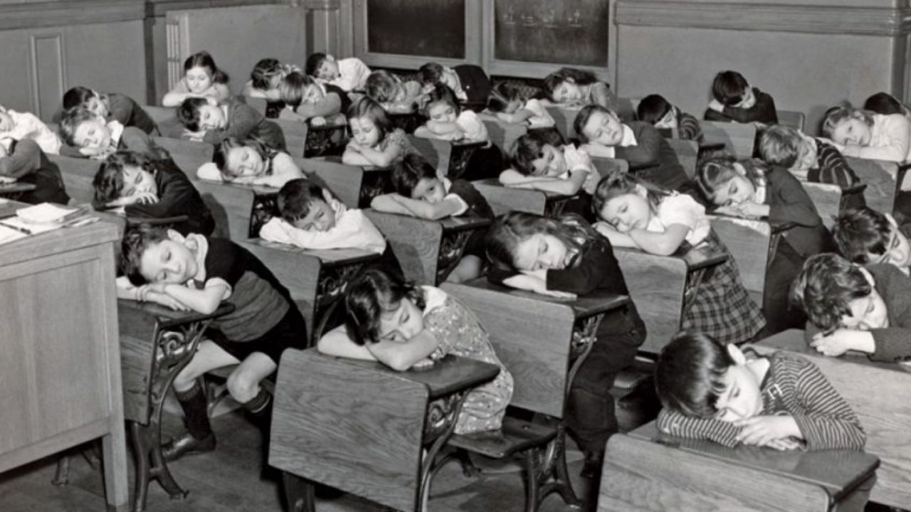 Power Nap in Schools : शाळेत झोपायला परवानगी? पाहा कोणत्या देशामध्ये आहे हा अजब नियम!