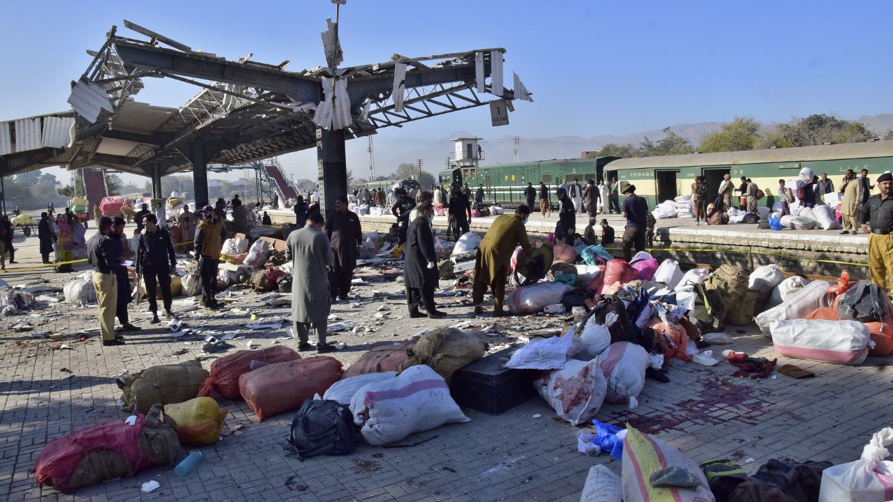Quetta Blast: पाकिस्तानच्या क्वेट्टा शहरात मोठा बॉम्बस्फोट; आत्मघाती हल्लेखोराने रेल्वे रुळ उडवला, 23 जण ठार, VIDEO