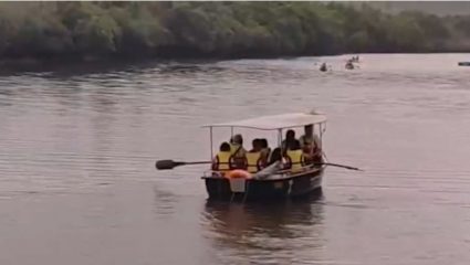 Ratnagiri : बोट सफारीतून कांदळवन अनुभव, पर्यटकांची नारायणमळीकडे वाढती गर्दी