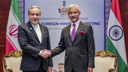 Jaishankar Diplomacy : जयशंकर-अराघची भेट ठरली गेमचेंजर! भारतासाठी इराणने खोलला समुद्राचा रस्ता; युद्धखोर देशांना कडक चपराक