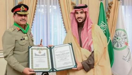 Saudi-Pak Defence Pact: केवळ कागदावरचा करार की इराणला रोखण्यासाठी मोठी खेळी? आसिम मुनीर यांनी ठोकली ‘विजयाची’ थाप