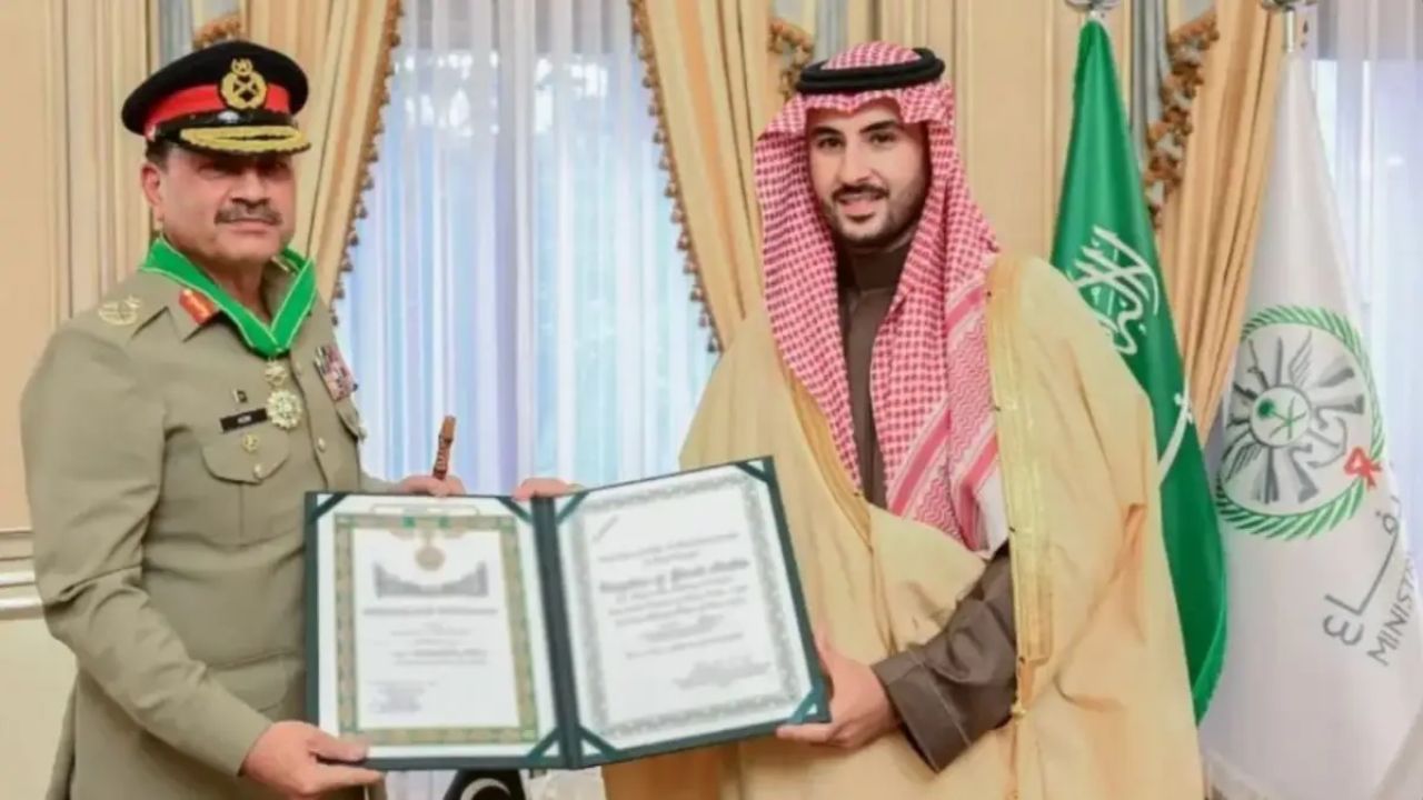 Saudi-Pak Defence Pact: केवळ कागदावरचा करार की इराणला रोखण्यासाठी मोठी खेळी? आसिम मुनीर यांनी ठोकली ‘विजयाची’ थाप