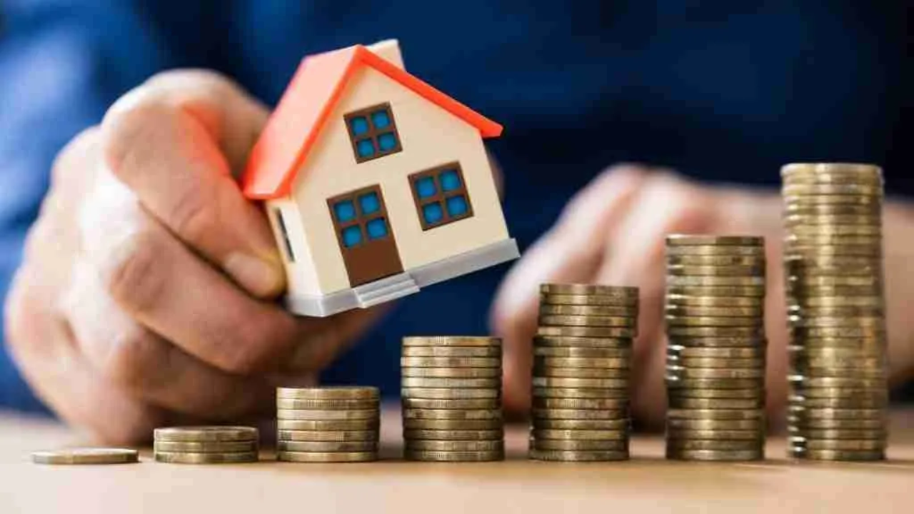 Home Loan Update: घराचं स्वप्न होणार साकार! होम लोनचे व्याजदर घटवले; कोणत्या बँकेत मिळेल सर्वात स्वस्त कर्ज?