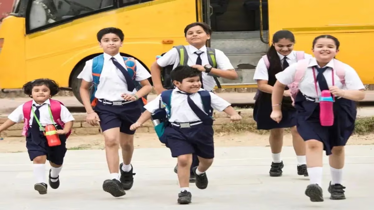 Summer Vacation 2026: मोबाईलवर वेळ वाया घालवू नका! सुट्ट्यांचा असा करा स्मार्ट वापर; भविष्यात होईल मोठा फायदा