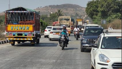 पुणे-नाशिक महामार्गावर मोठी वाहतूक कोंडी; आळेखिंडीत 3 किमीपर्यंत वाहनांच्या लांबच लांब रांगा
