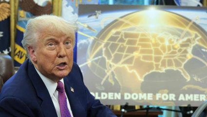 Golden Dome : इस्रायलच्या आयर्न डोमपेक्षाही खतरनाक! अमेरिका आता अंतराळात तैनात करणार घातक शस्त्र, रशिया-चीनचा उडाला थरकाप