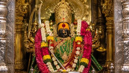 Tuljabhavani Devi: साडेतीन शक्तीपीठांपैकी एक तुळजाभवानी देवी, काय आहे इतिहास आणि महिमा