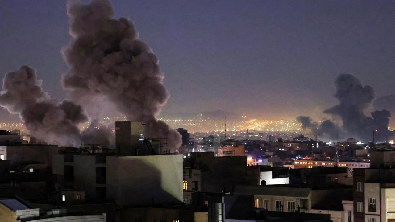 US Iran Conflict : अमेरिकी हल्ल्यानंतर इराण संतप्त; थेट इस्रायलला संपवण्याचा इशारा, मध्यपूर्व पुन्हा पेटणार?