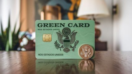 Green Card Rule: ग्रीन कार्ड पाहिजे तर आधी मायदेशी फिरा; नियमांत ‘US’चा सर्वात मोठा फेरबदल, वाचा काय होतील परिणाम?