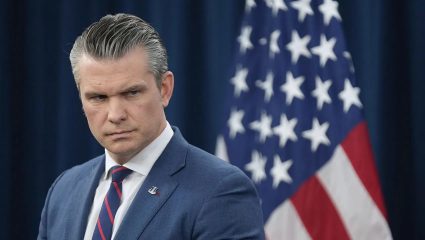 US Iran Ceasefire : युद्धविराम धोक्यात? होर्मुझमध्ये जहाजांवर हल्ले सुरुच; इराण युद्ध भडकवत असल्याचा अमेरिकेचा आरोप